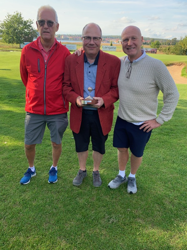 Tre glada pristagare Torsdagsgolfen Herrar 2023